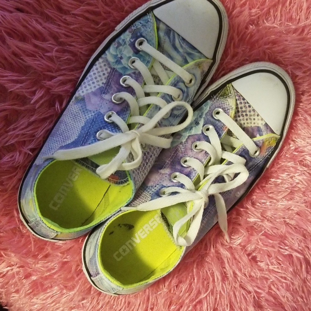 Converse size 7